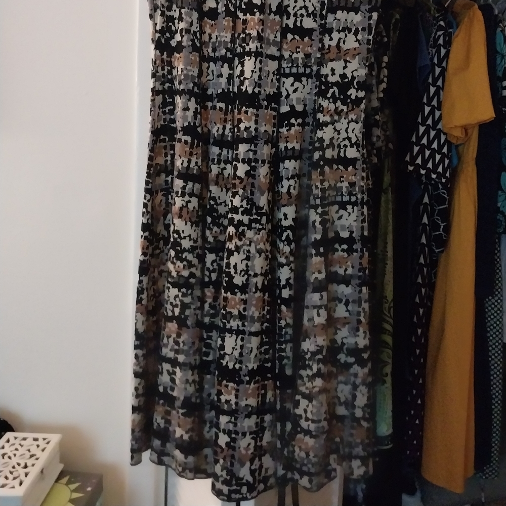 Sami &Jo dress, tan,black, white, size medium